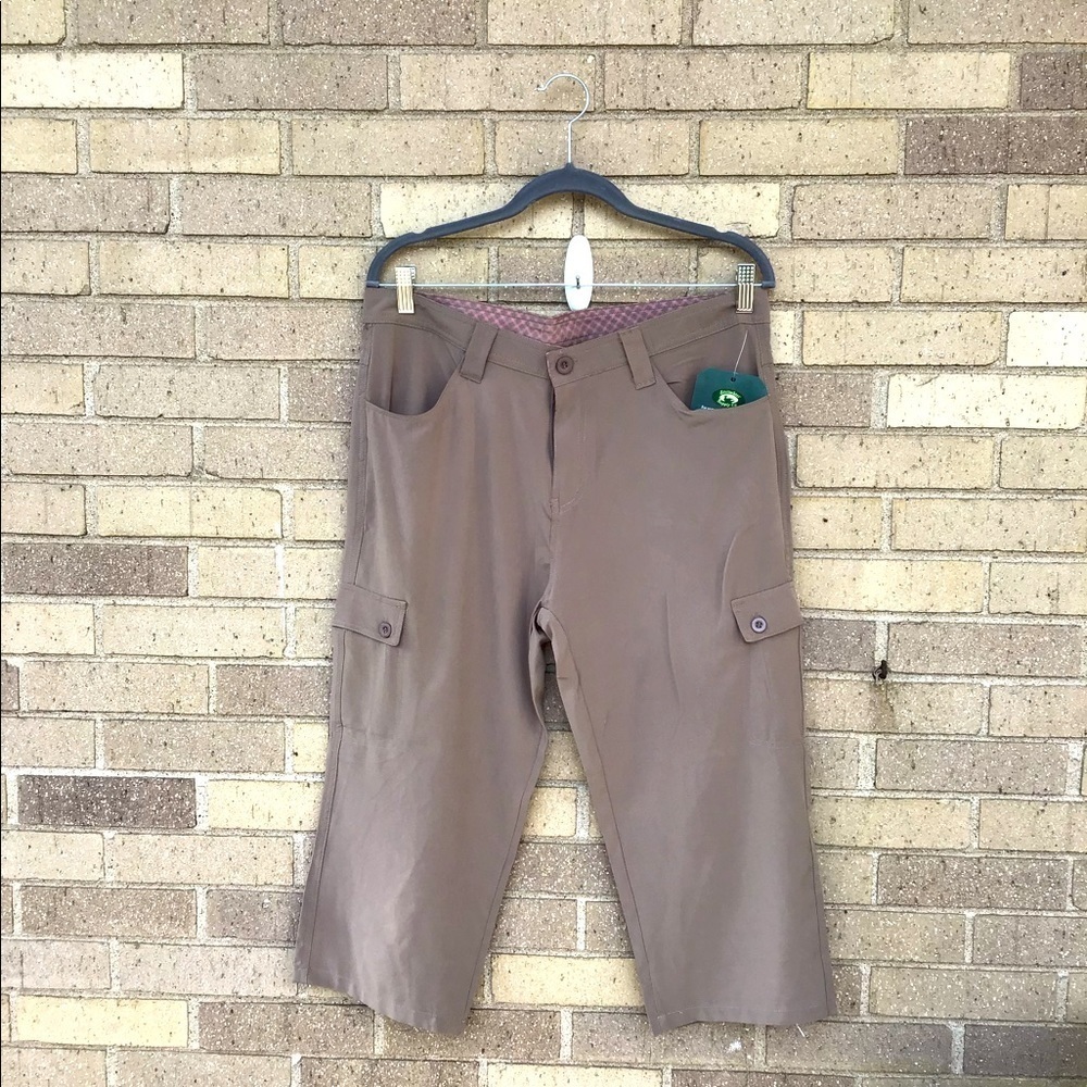 Woman’s STILLWATER Supply Co Capris